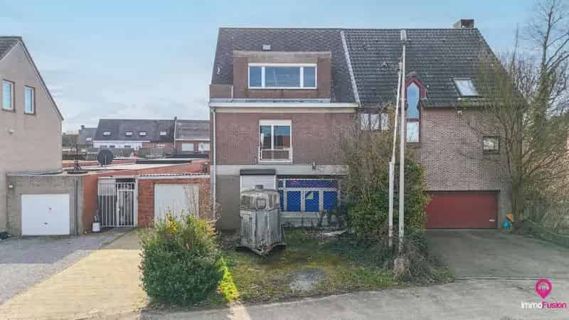 Ruime en Toegankelijke Opslagruimte van 360 m² gelegen te Heusden!