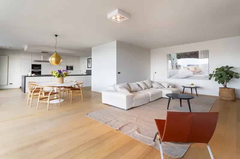 3 Slaapkamer Appartement Te Huur Aan Het MAS Met Ruime Terrassen
