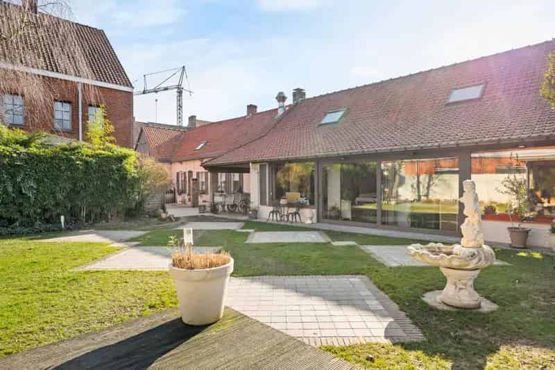 Charmant restaurant met ruim terras en tuin - unieke kans!