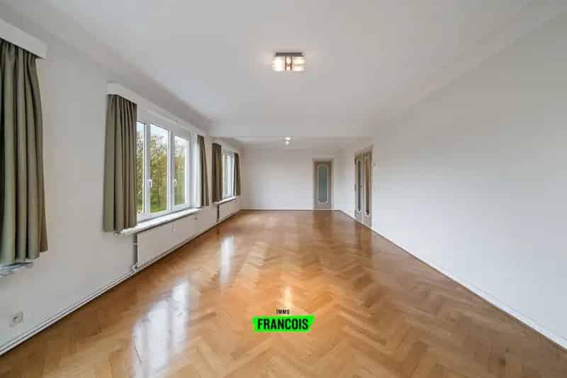 Fantastisch hoekappartement aan Leopoldpark te Oostende