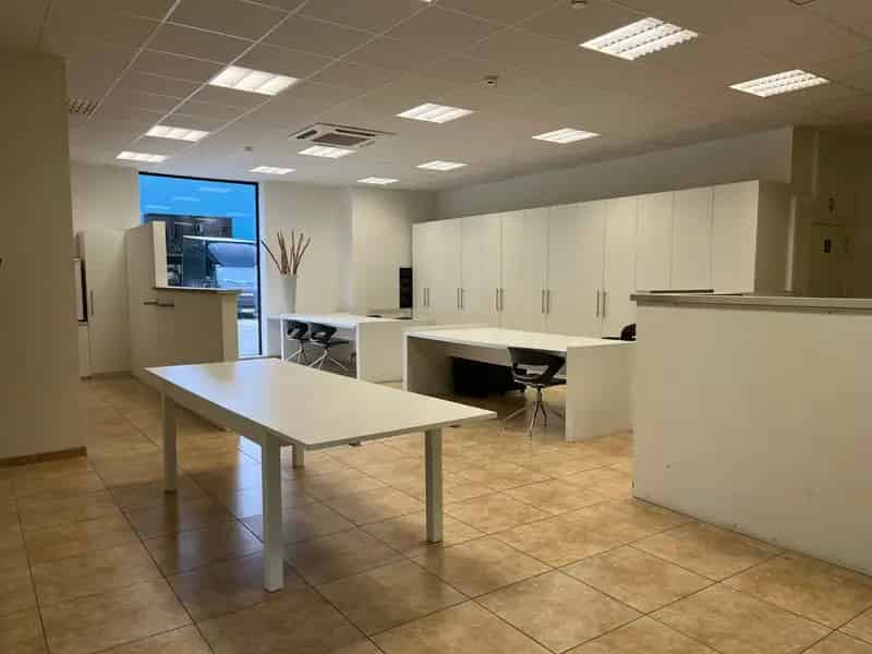 110m² kantoren in combinatie met 30m² opslag nabij de E313