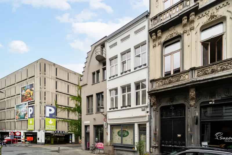 Huis te huur Antwerpen: Gerenoveerd pand met 4 entiteiten