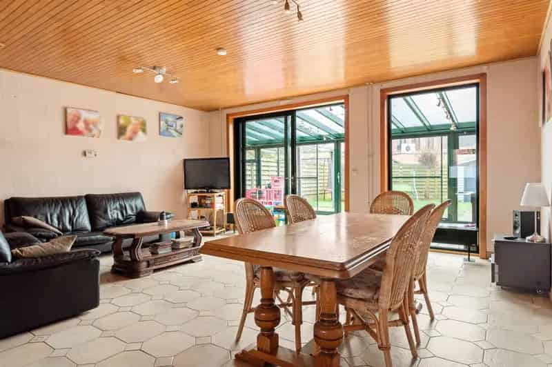 Gezinswoning met 4 slaapkamers, veranda en tuin