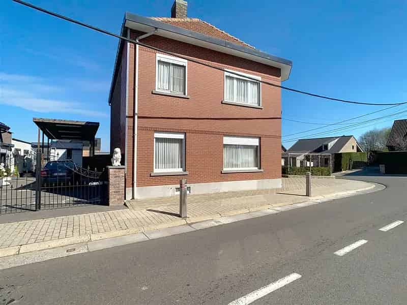 Te renoveren woning, 4 slpks, bijgebouwen, tuin, 9a 71ca