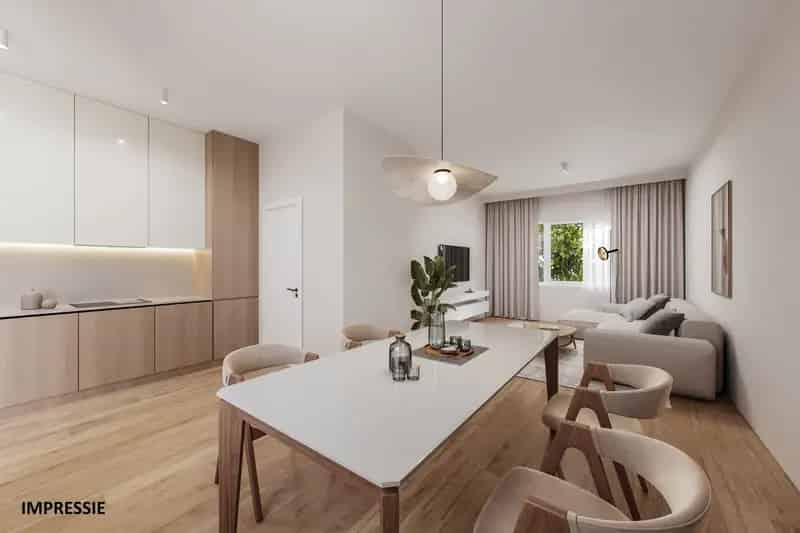 Te renoveren rijwoning met 3 slpk, tuin en grote zolder