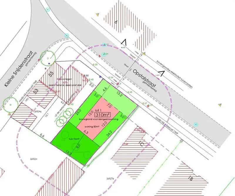 Mooi perceel bouwgrond geschikt voor een vrijstaande woning!