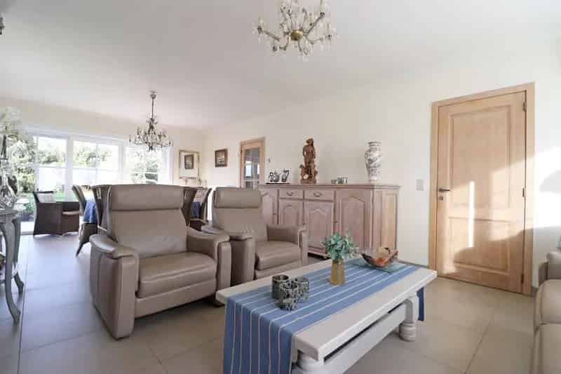 Gerenoveerde woning op 818 m²
