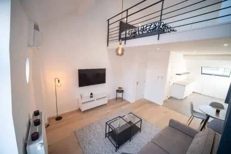 Appartement Te Koop 300m² gerenoveerd Opbrengsteigendom