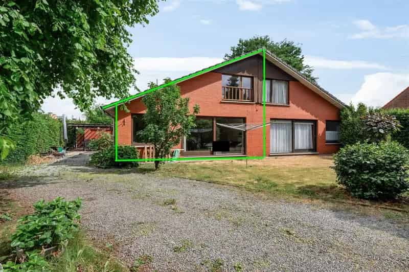 Te Huur: Ruime 4 Slaapkamers Twee Onder Een Kap Woning