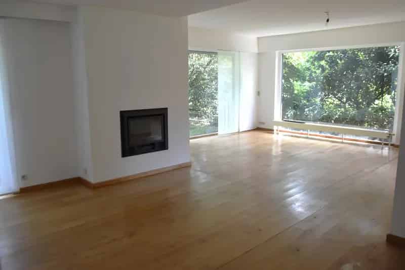 Appartement te huur 2 slaapkamers grote living tuin