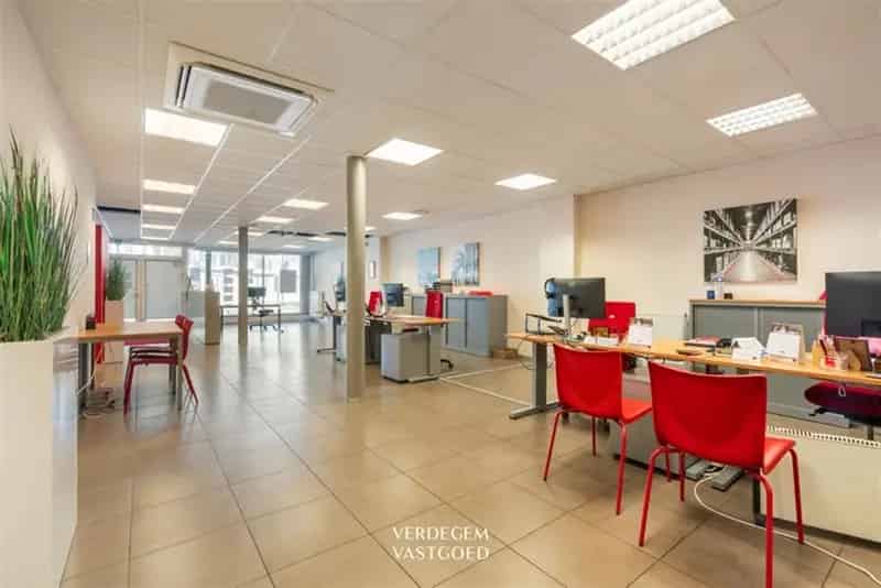 Handelsgelijkvloers van 264m² met hoge visibiliteit en goed rendement