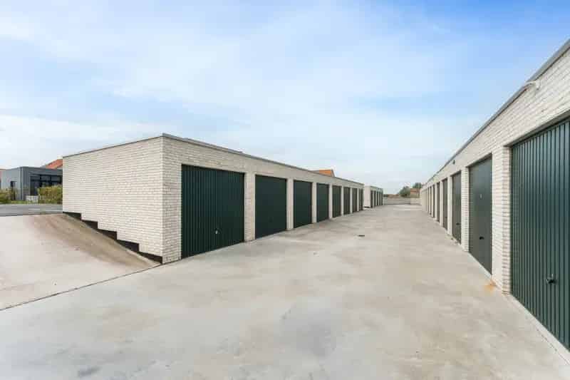 Recente garages te Middelkerke.