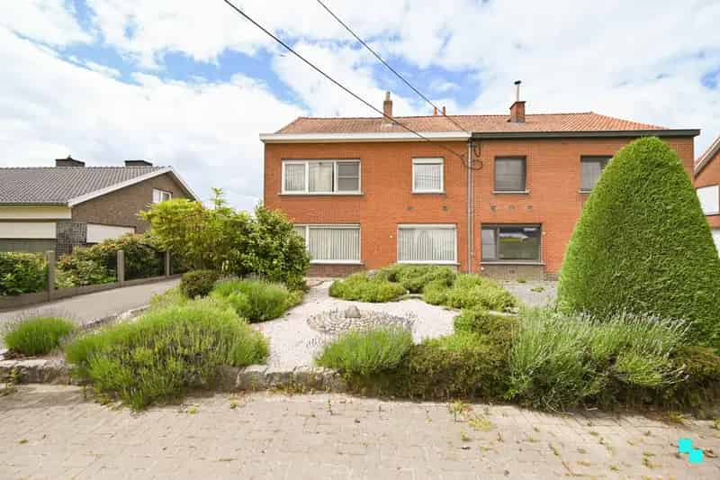 Huis te huur Ingelmunster: 3 slaapkamers, grote tuin en bureel