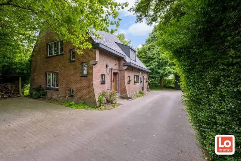 Huis te huur Oostakker: Instapklare Villa met Grote Tuin en Garage