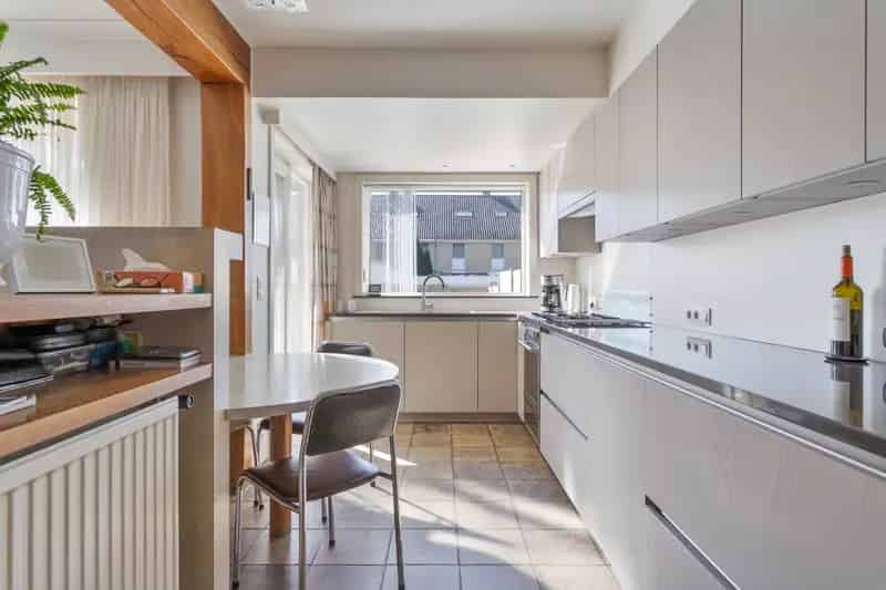 Gezellige instapklare woning met garage !