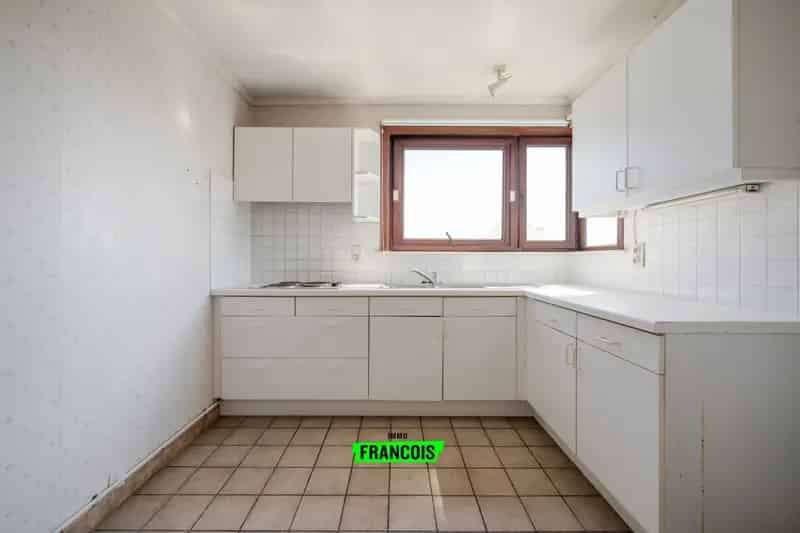 Ruim en karaktervol appartement met potentieel – vlak bij zee te Mariakerke (Oostende)