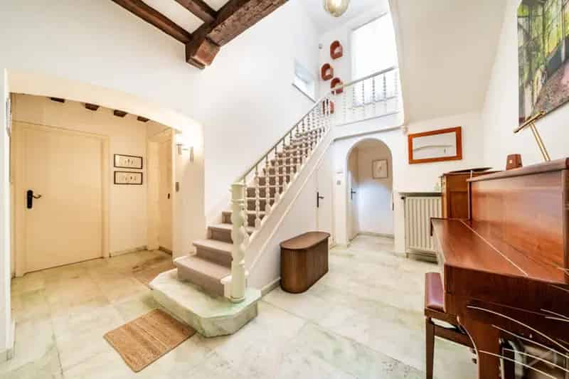 Villa met vijf slaapkamers in Sint-genesius-rode
