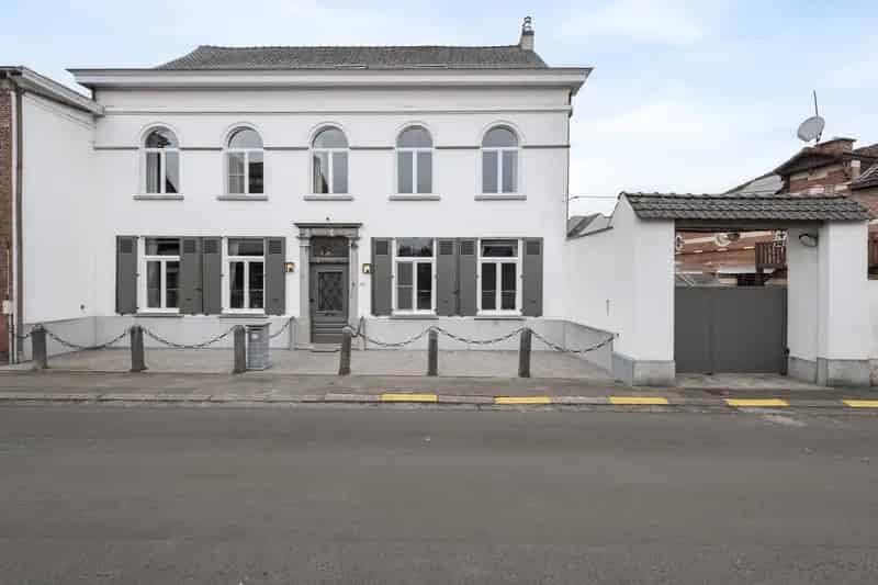Huis te koop Moerbeke: Gerestaureerde Meesterwoning met Parktuin