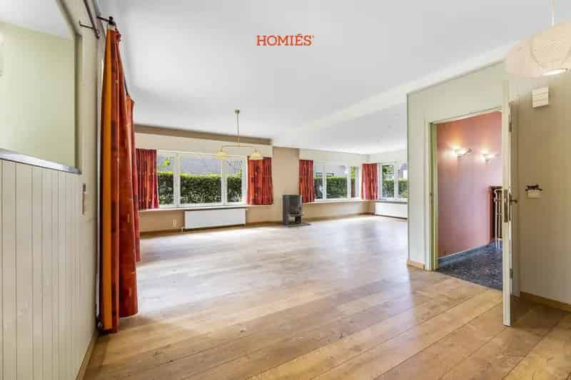 Karaktervolle villa met grote tuin in Blanden