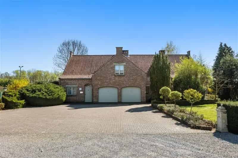 EXCLUSIEVE OPEN BEBOUWING MET PRAKTIJKRUIMTE EN TUINPARADIJS OP 25A60CA IN ALKEN