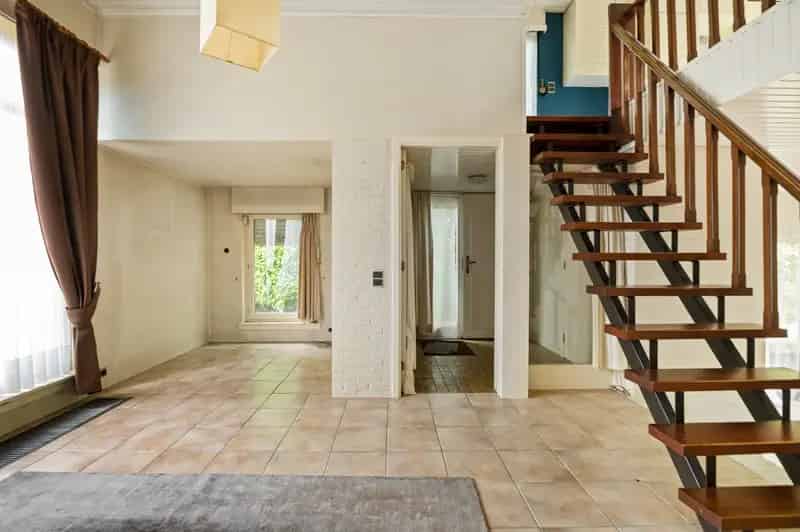 Huis te huur Brasschaat: Moderne split-level woning met tuin en garage