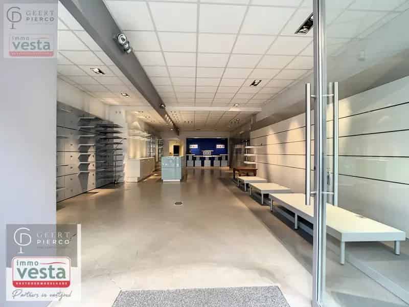 Prachtig ruim handelspand pal in het centrum van Landen