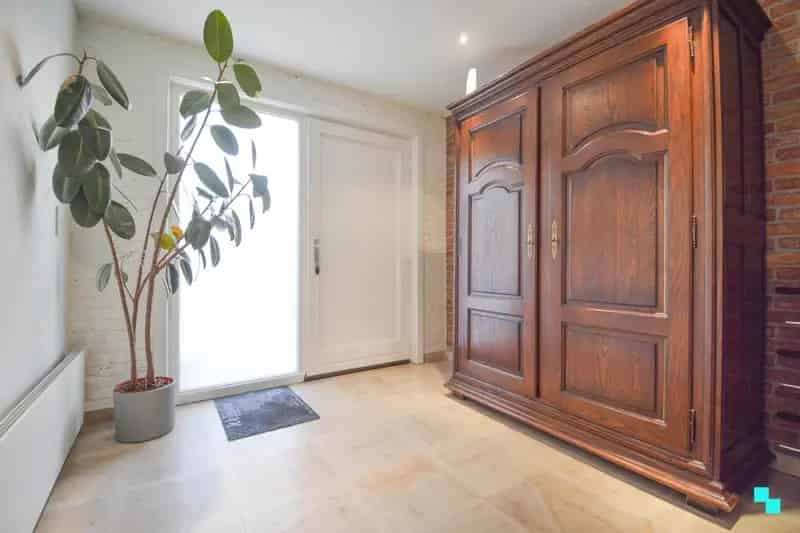 Verrassend ruime woning in doodlopende straat te Roeselare