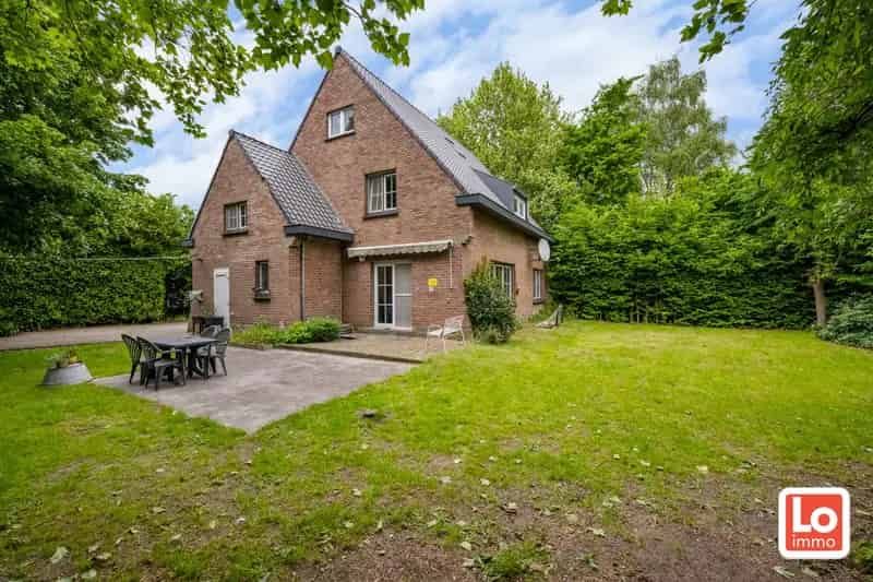 Huis te Koop Oostakker: Instapklare Villa met Tuin en Garage