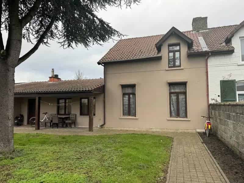 Woonhuis met 2 slaapkamers.