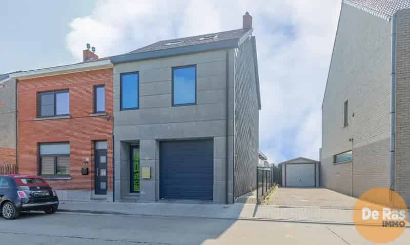 WICHELEN - Perfect instapklare woning op een rustige locatie