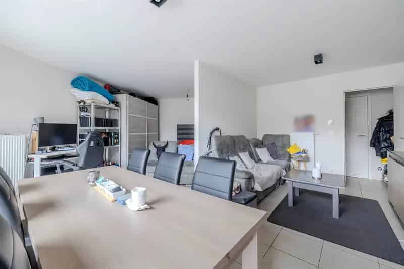 Studio met terras en ondergrondse parking te Geel