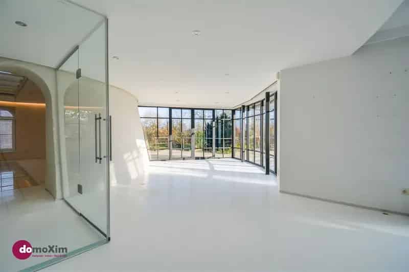 De Oude Korenmolen van Veltem, een unieke villa op een perceel van 47 are