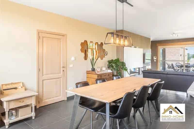 Energiezuinige halfopen bebouwing met panoramisch uitzicht