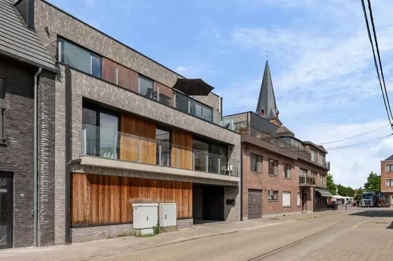 Dakappartement te koop Putte: Instapklaar met Terras en Airco