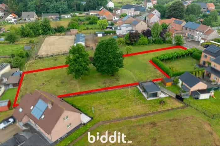 Bouwgrond half-open bebouwing