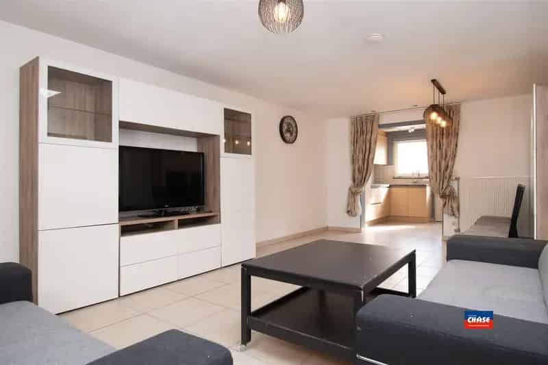 IN OPTIE !!! Leuke starterswoning met 2/3 slaapkamers, kleine garage en stadstuin