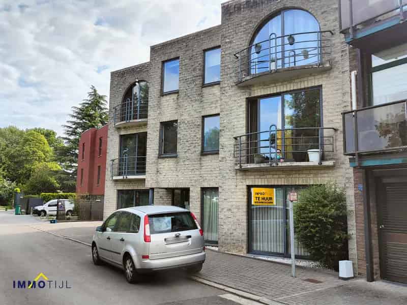 Appartement te koop Hofstade: gelijkvloers met garage en terras