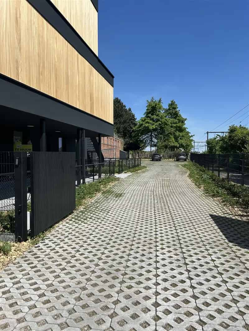 Afgesloten staanplaatsen met mogelijkheid tot elektrisch laden