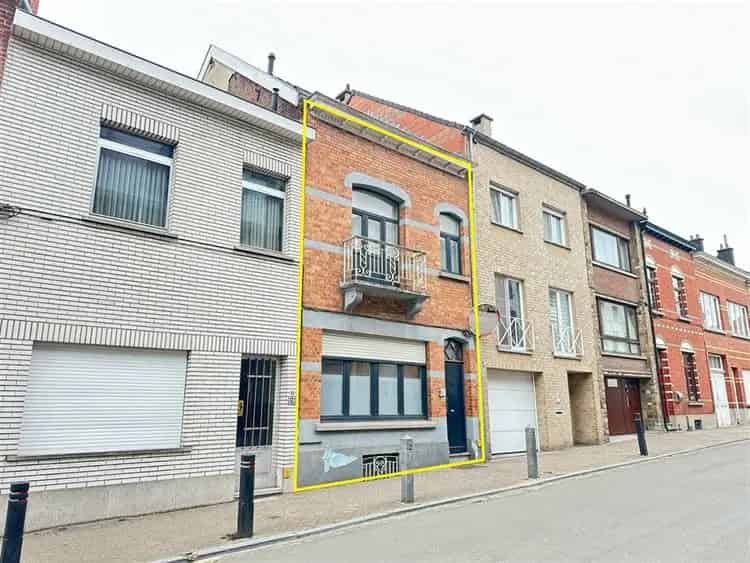 Huis te koop Strombeek-Bever: Ruime gezinswoning met tuin