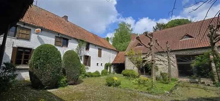 Vierkantshoeve te koop Wiers 320m2 4 slaapkamers