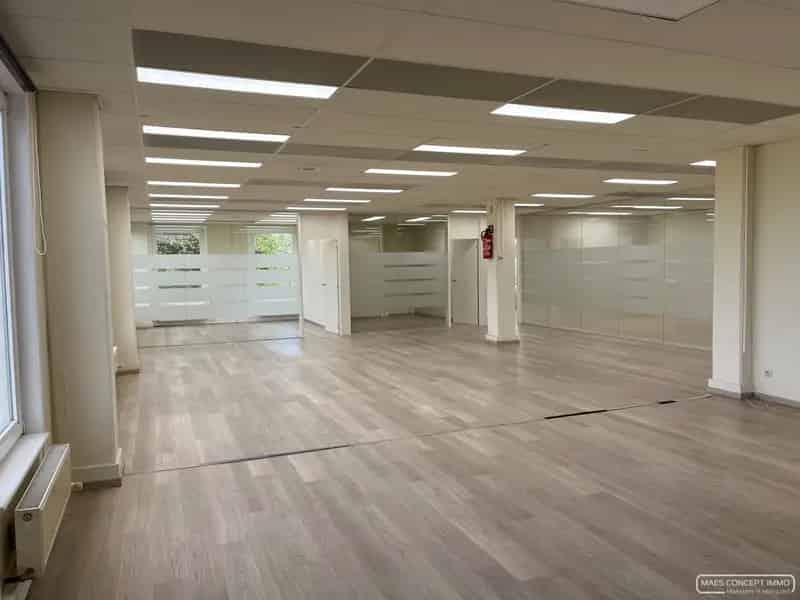 Kantoor te huur in Waregem op top-locatie - 225 m2