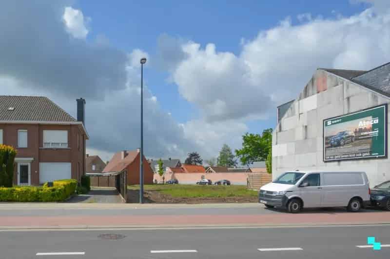 Gunstig gelegen bouwgrond met goedgekeurd bouwplan te Izegem
