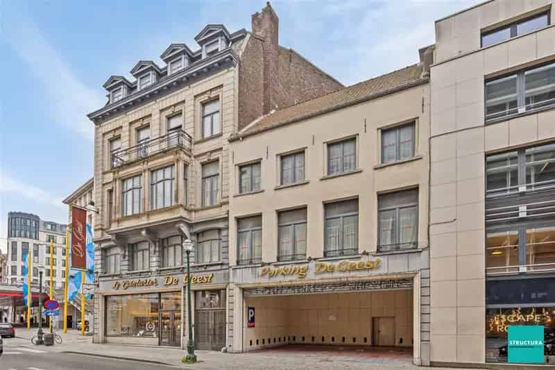 Gemengd gebouw op een historische toplocatie.
