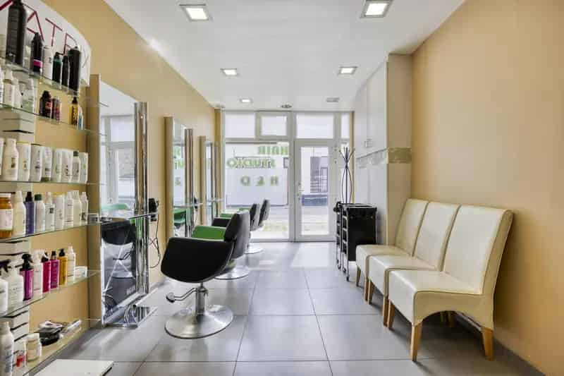 Huis te koop Lokeren: Ruime woning met tuin en handelsruimte