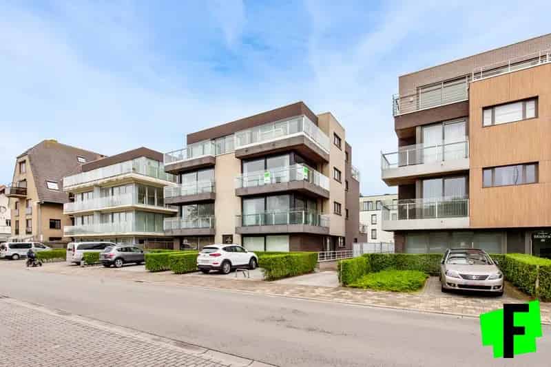 Zeer ruim appartement met 2 terrassen en zicht op de duinen te Bredene!