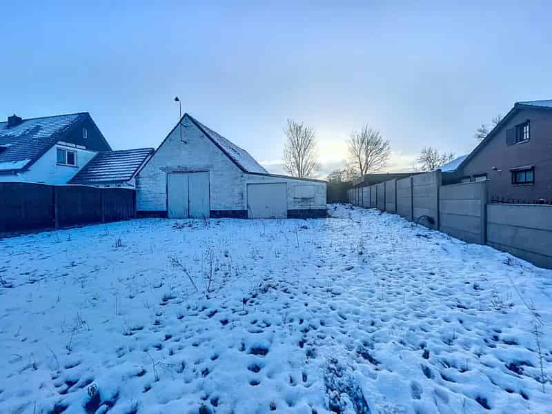 Rustig gelegen bouwgrond van 04a35ca in Molenbeersel.