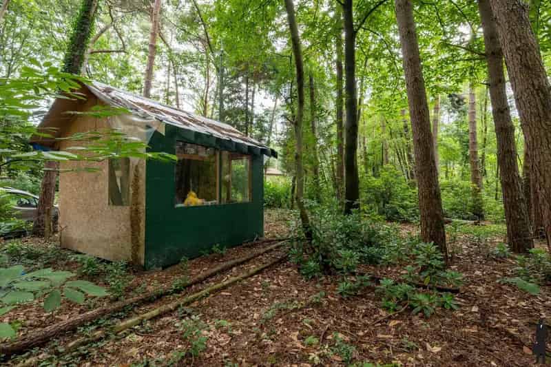 Bouwgrond met af te breken chalet