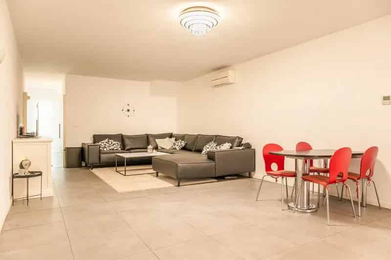 Recent gerenoveerde woning met 3 slaapkamers en tuin