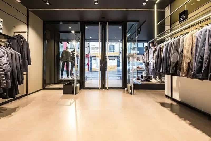 Exclusief handelspand met ruime oppervlakte