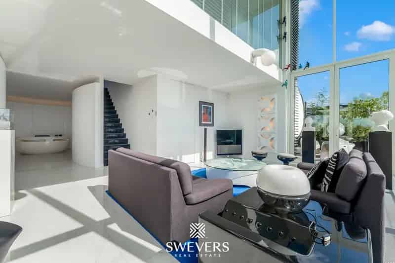 Luxe Penthouse te Hasselt 197m² met Terras 187m² Zwembad
